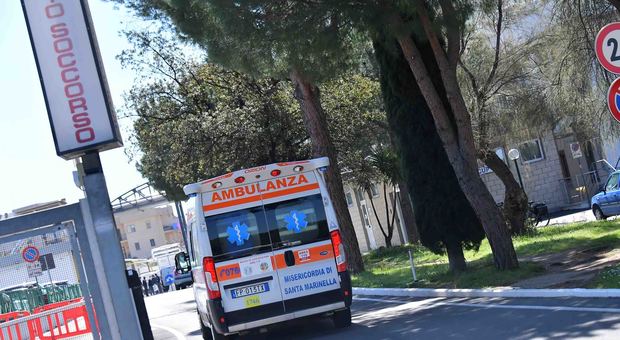 L'ingresso del pronto soccorso dell'ospedale San Paolo a Civitavecchia (Foto Luciano Giobbi
