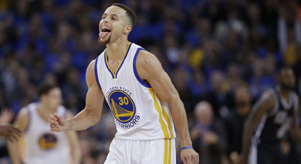 Nba: Curry demolisce gli Spurs, Cousins da urlo: 56 punti (e ko) contro Houston