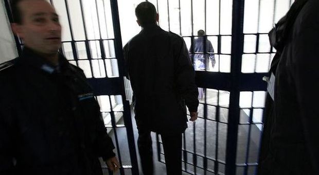 Detenuto nella cella stretta: risarcimento da 11mila euro
