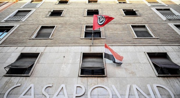 Roma, Finanza minacciata, Casapound: «Qui, nessuna perquisizione»