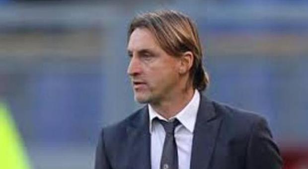Torino, investito da un bus, muore il figlio dell'ex allenatore del Livorno Nicola