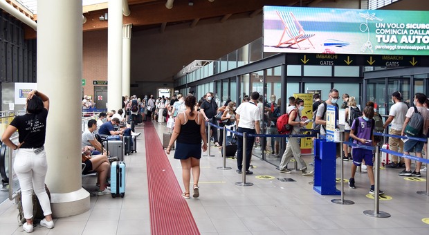Gli immigrati irregolari arrivavano a Treviso su voli di linea da Malta