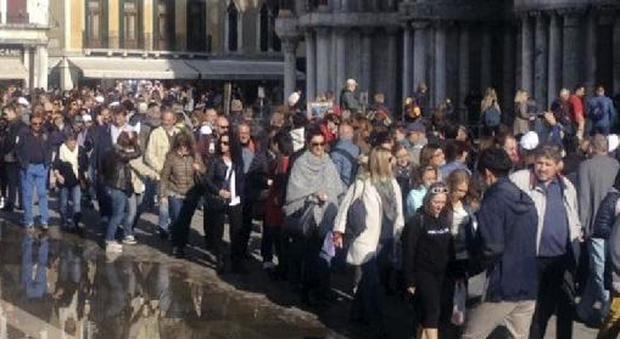 «In piazza San Marco con tornelli e biglietto per entrare: è un museo»