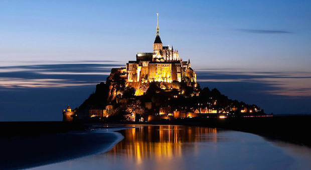Mont Saint Michel, metà terra e metà isola: il fascino senza tempo conquista i visitatori
