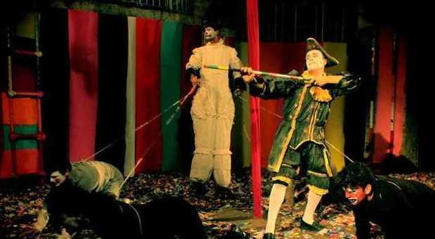«Razzullo e Sarchiapone sott''o tendone»: al Teatro Instabile torna la «Cantata» circense | Video