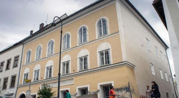 La casa natale di Adolf Hitler a Braunau am Inn, Austria
