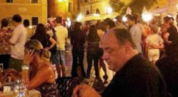 James Gandolfini, la salma lascia Roma. Spuntano foto a cena a Trastevere