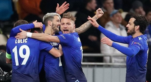 Dinamo Kiev-Lazio 0-2: Lucas Leiva e de Vrij regalano i quarti a Inzaghi