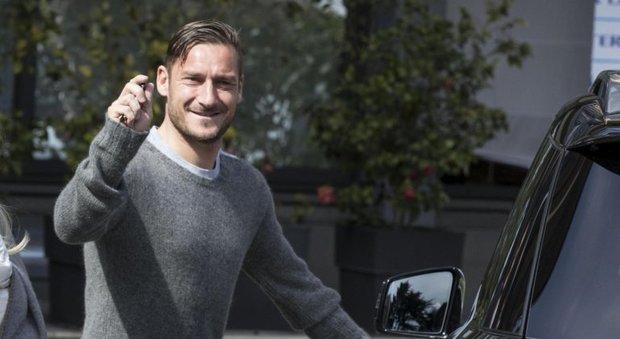 Totti riabbraccia la Roma: incontro con il club a Trigoria per definire il ruolo da dirigente