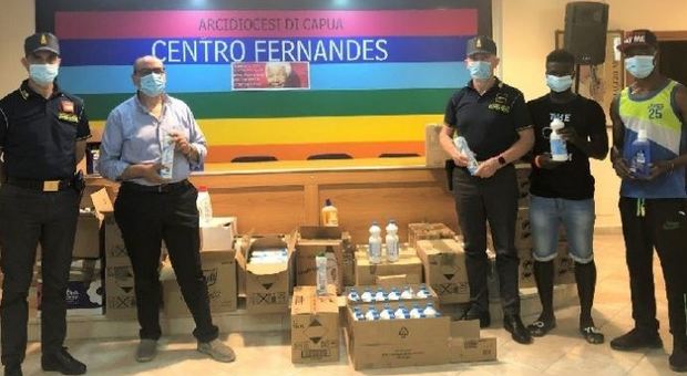 Centro per migranti Fernandes, in dono 5.700 confezioni di igienizzanti