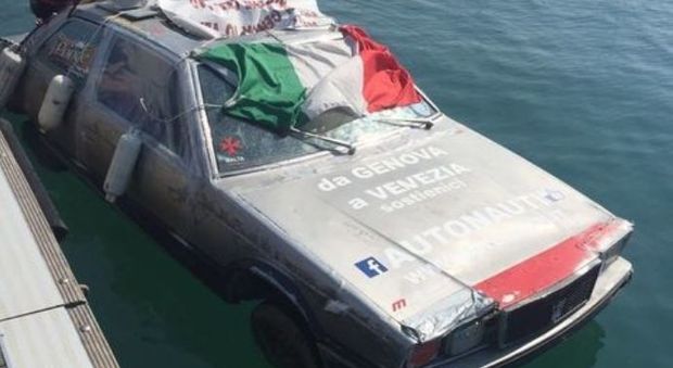 La Maserati di Marco Amoretti attraccata a Leuca