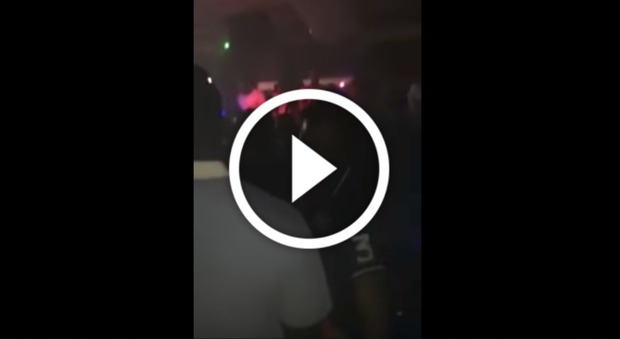 Sparatoria in discoteca durante la diretta di Facebook, 28 feriti: il video choc