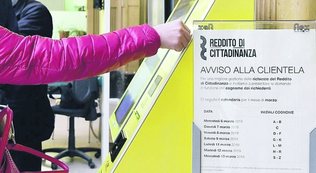 Reddito di cittadinanza scaduto per duecentomila a Napoli ma il lavoro non c’è