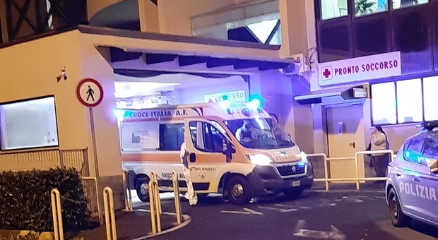 Un'ambulanza di Croce Italia al Santa Maria delle Grazie
