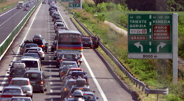Traffico intenso e code lungo la A4 per chi va in Slovenia e Croazia
