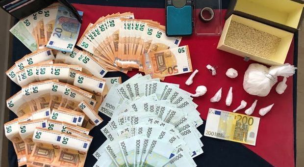 Castelraimondo, maxi carico di cocaina coppia in manette: giro d'affari di 100mila euro