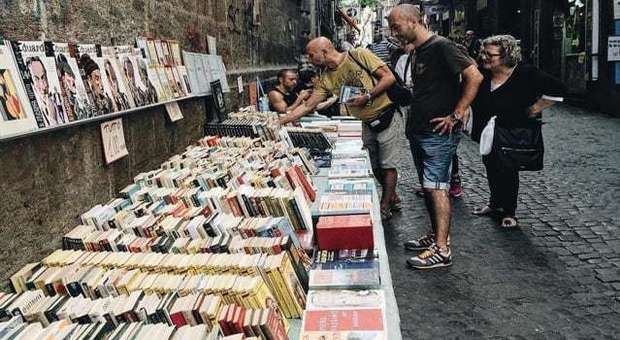 Napoli, la protesta dei librai: «Prime anticipazioni già a settembre»