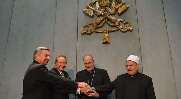 Il Vaticano esce dalla task force interreligiosa contro la schiavitù: «Volevano usare il Papa per fare business»