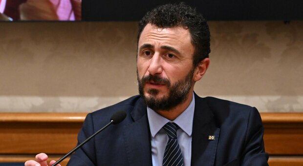 Arriva la sospensione cautelare per il deputato Emanuele Pozzolo, da oggi le prime convocazioni