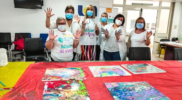 Istituto Pascale, la pittura come cura: pazienti artisti per un giorno