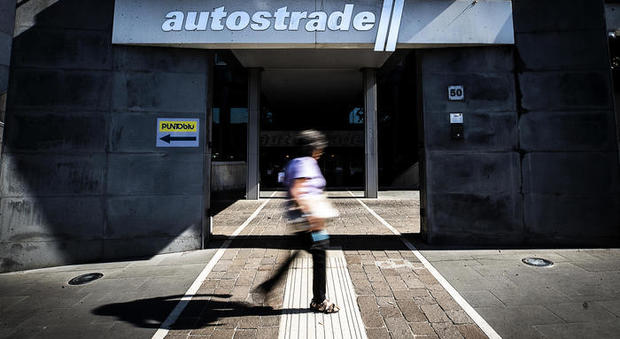 Conte: «Autostrade tornerà allo Stato». Benetton fuori dalla gestione, la società sarà una public company