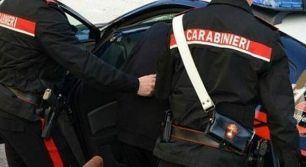 Torre del Greco: arrestato ladro con complice in azione, il furto a distributori paramedicinali fruttato 3000,00 euro