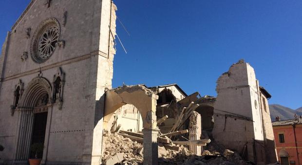 Terremoto, "l'Ue paghi la ricostruzione della cattedrale di Norcia"