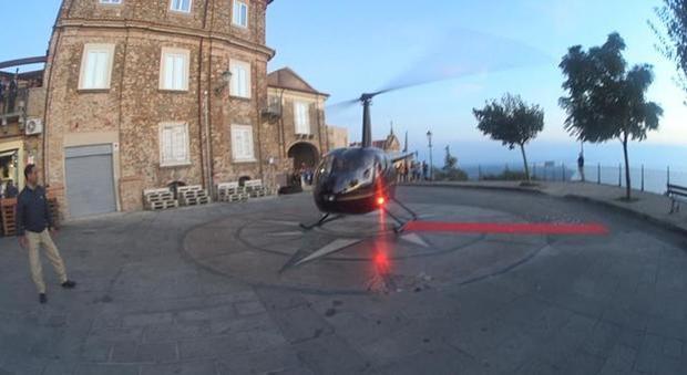 Nicotera, sposi in piazza in elicottero: chiesto scioglimento del Comune per mafia