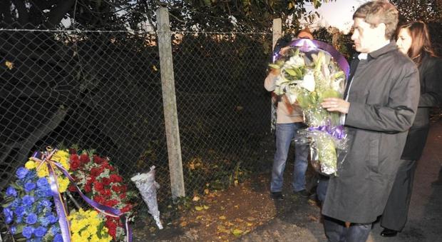 Roma, l'ex sindaco Alemanno commemora l'uccisione di Giovanna Reggiani: «Come Desiree»