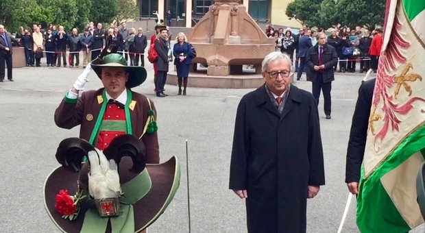 Juncker: «L'Ue ricostruisca la cattedrale di Norcia. Sui migranti l'Italia fa l'impossibile»