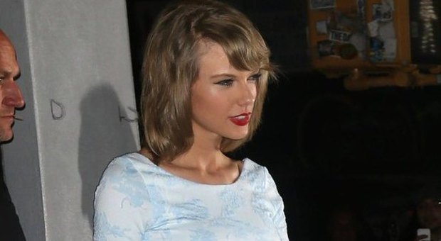 Taylor Swift ha un nuovo fidanzato: mano nella mano con Calvin Harris a New York