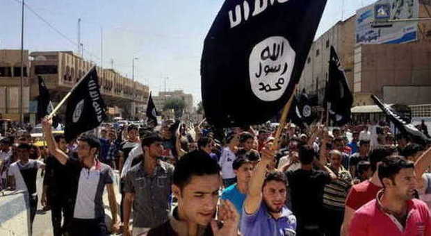 L'Isis minaccia l'Italia: "Pianteremo ​la nostra bandiera su Roma"