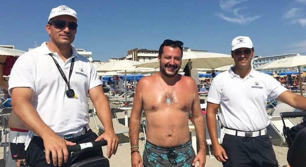 «Spiagge romagnole libere dagli abusivi». Post di Salvini, ma i sindaci Pd: «Idea nostra»