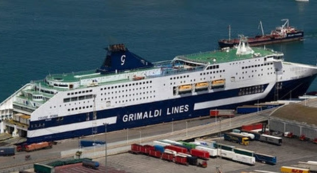 Italiani rimpatriati dalla Tunisia, la nave a Salerno: a bordo nessun contagiato