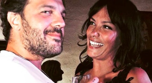 Fernanda Lessa con il marito a Domenica Live: «Mio figlio morto mi ha salvato. La Droga? La prendevano tutti»