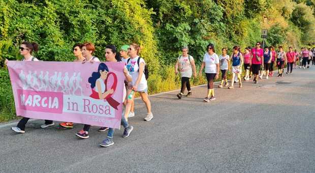 La marcia in rosa a Sant'Agata de' Goti