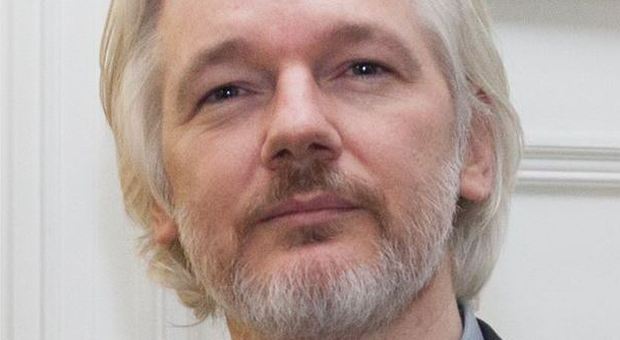 Assange, l'Inghilterra gli nega il permesso per un esame medico