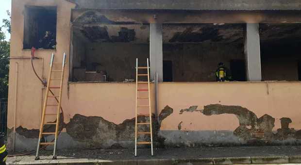 Esplode bombola nel Casertano: appartamento distrutto dalle fiamme