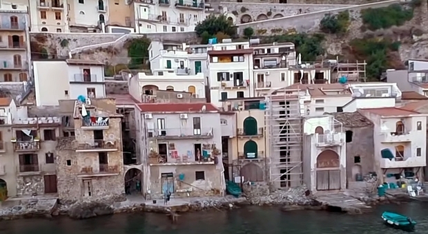 Calabria, spot choc nella Locride: «Venite in vacanza da noi, al Nord ci si ammala»
