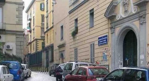Napoli, scuola chiusa alla Sanità «I nostri bimbi sono a rischio»