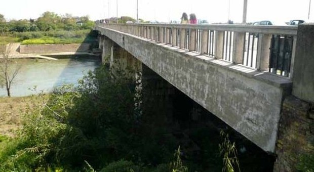 Tevere, affiorano due cadaveri tra Ponte Marconi e il Gra: sarebbero in acqua da tre giorni