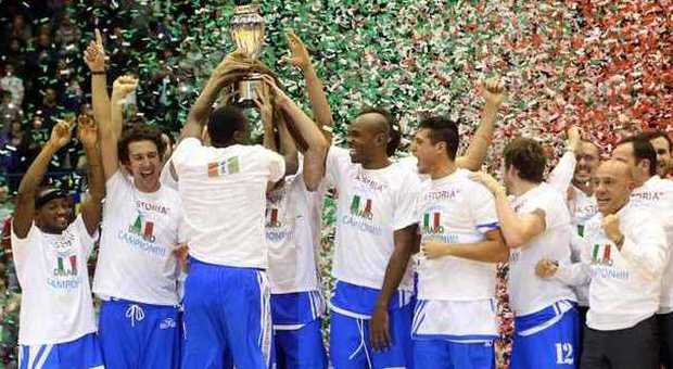 Basket, la sorpresa di Sassari batte Siena e vince la Coppa Italia