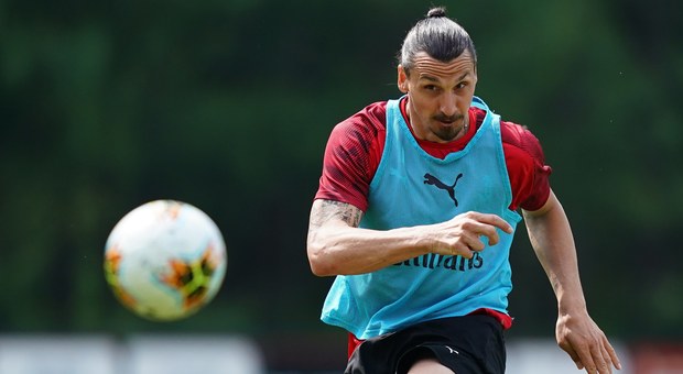Paura Milan, Ibrahimovic si è infortunato in allenamento: rischia un lungo stop