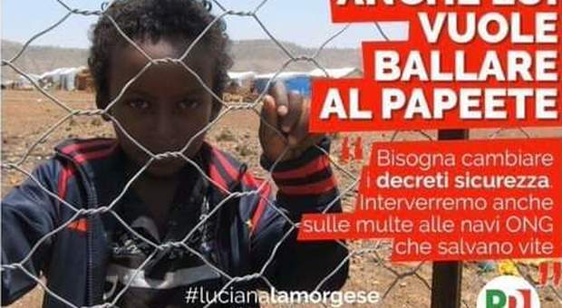 «Anche lui vuole ballare al Papeete»: bufera sul Pd Lazio per il tweet con il bambino migrante