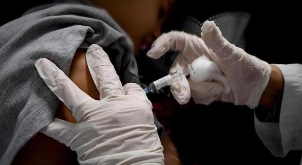 Vaccini per il morbillo scaduti e una siringa per tutti: 15 bimbi muoiono in Sud Sudan