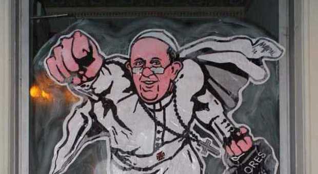 Papa incontra l'autore del murale “Super-pope” a Borgo Pio