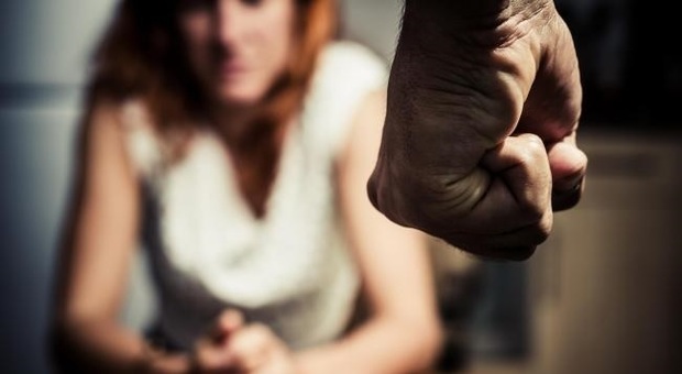 VIOLENZE L app YouPol della Polizia di Stato si aggiorna, permettendo di segnalare anche le violenze domestiche