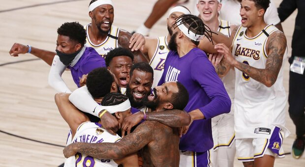 Nba, i Lakers vincono il campionato dopo 10 anni. LeBron Mvp delle Finals
