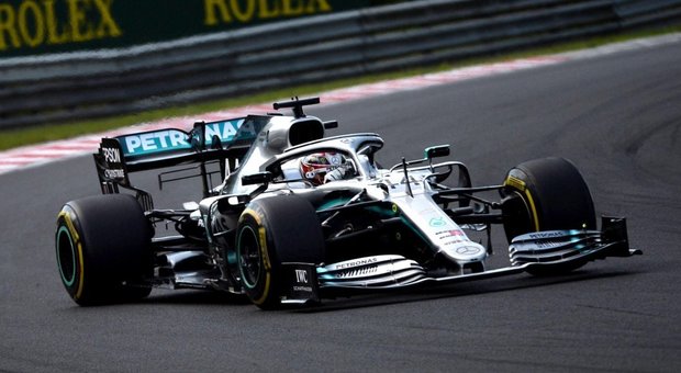 Live F1, GP Ungheria in diretta: Verstappen parte dalla pole, poi Mercedes e Ferrari
