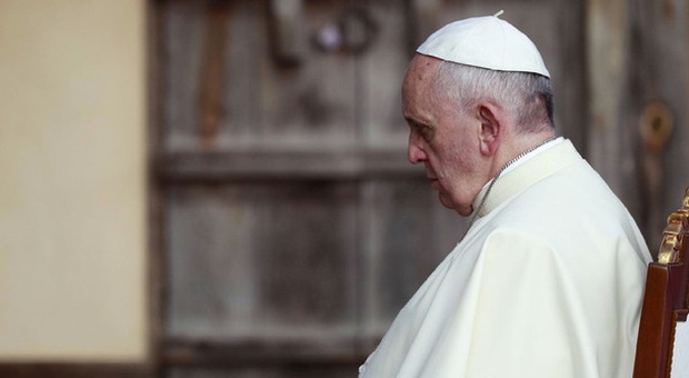 Dramma per Papa Francesco, tre parenti morti in un incidente: «Sono addolorato, pregate con me»